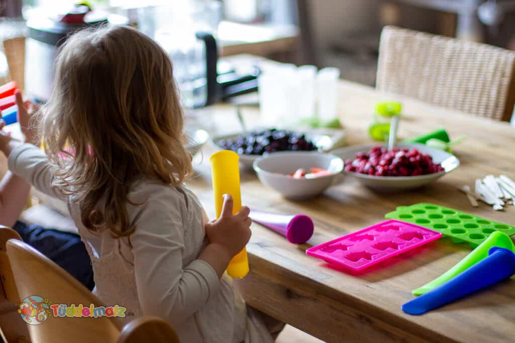 KinderKüche: Wir machen Fruchteis ohne Zucker | Tüddelmatz