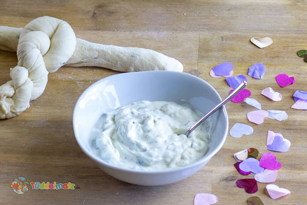 Rezept: Schafskäsedip mit Knoblauch - Nahaufnahme